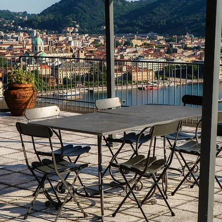 Unbelievable View - The House Of Travelers Apartment *